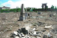Национал-вандализм… В Фергане ликвидируют старейшее русское кладбище