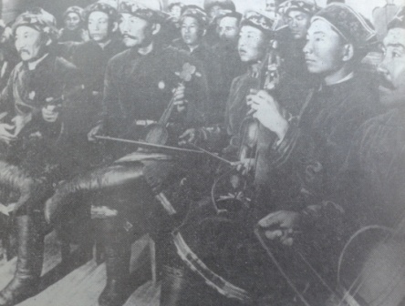 Первый состав оркестра народных инструментов Киргизии