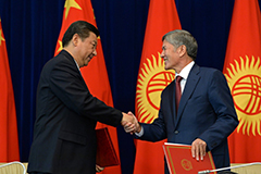 Бишкек маневрирует между центрами силы... Китай стремительно вытесняет из Киргизии США и Россию