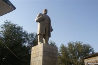 Демонтирован последний памятник Ленину на юге Таджикистана