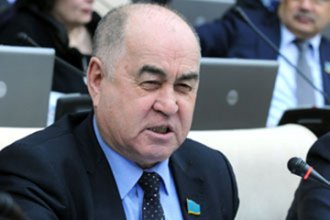 Казахстанские депутаты выступили за досрочный роспуск парламента