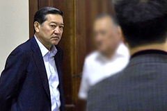 В Казахстане начался суд над бывшим премьером Сериком Ахметовым