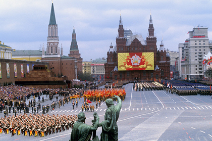 Отмена Сталиным праздника Победы не более чем предательский миф