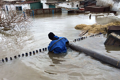 Почему при дефиците воды территорию Казахстана ежегодно топит?