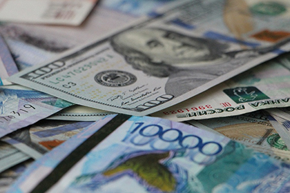 Резервная валюта «по-домашнему»: деньгам каких стран доверяют казахстанцы