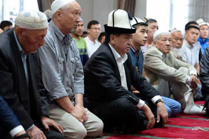 Исламизация Киргизии становится необратимой. Президент Жээнбеков пытается удержать религию под контролем