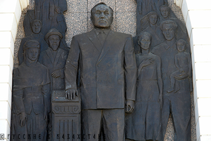 «Преемник Назарбаева не должен сносить его памятники и критиковать решения»