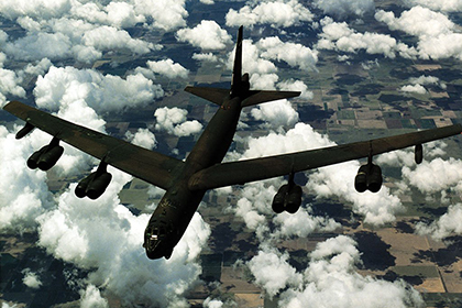 Устрашение и отработка ударов: что американские B-52 делали у границ Белоруссии и России
