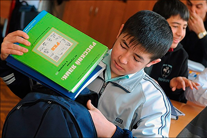 Узбекский профессор призвал обратить внимание на «трагическую ситуацию» - увеличение количества русскоязычных школ