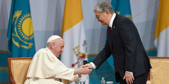 Папа Франциск проявил в Казахстане мирную безынициативность