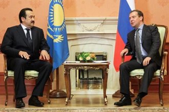 Медведев: России и Казахстану нужны выверенные решения по преодолению кризиса