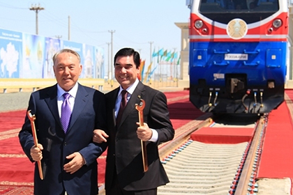 Казахстан-Туркменистан: нефть, газ и железная дорога