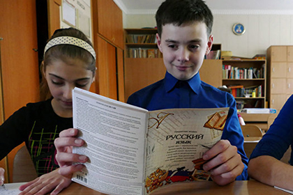 Россия отправит в Таджикистан 30 учителей и 20 тонн учебников