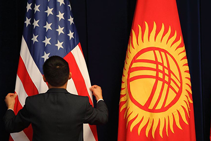 Американский «паучок» в «уголок» поволок, или Как США берут молодежь Киргизии под свою опеку