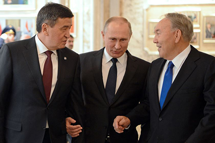 Зачем лидеры Киргизии и Казахстана едут в Москву на открытие ЧМ по футболу?