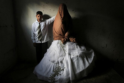 «Будет учиться - станет проституткой». Как выдают замуж девочек-подростков в Центральной Азии