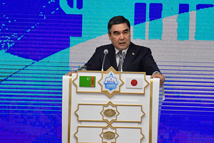 Бердымухамедов вышел из тени. Президент Туркмении возвращается к активной политической жизни