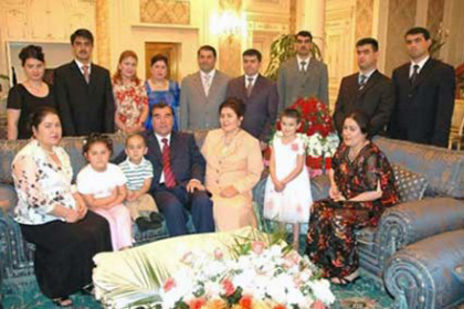 Таджикистан: члены президентской семьи распродают активы