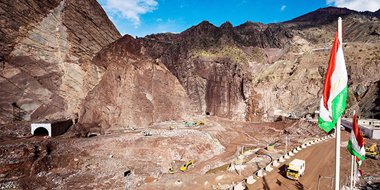 В Таджикистане строительство Рогунской ГЭС забуксовало