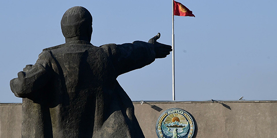 Киргизы делают выбор между нищетой и русским языком