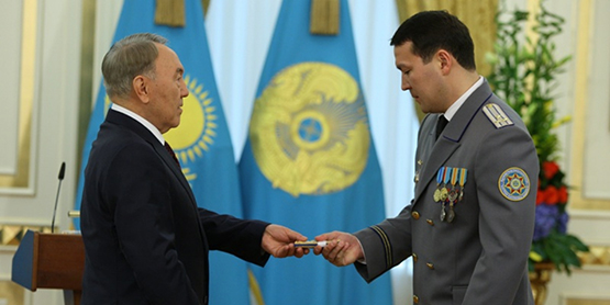Родственников Нурсултана Назарбаева увольняют по интернету