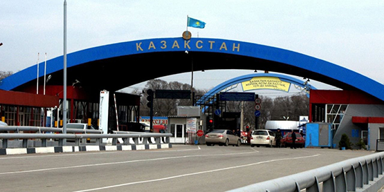 Казахстан открывает сухопутные пункты границы с Россией и снимает все карантинные ограничения